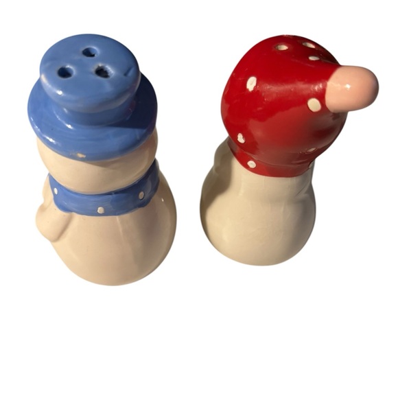 Mr and Mrs Snowman Salt and Pepper Shaker - Picture 2 of 3